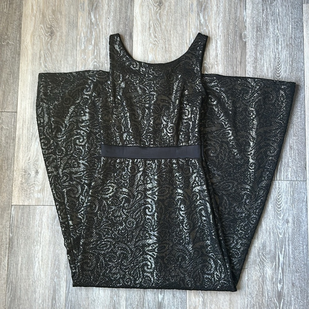 NWOT Yellow Star Black/Gold Metallic Gown